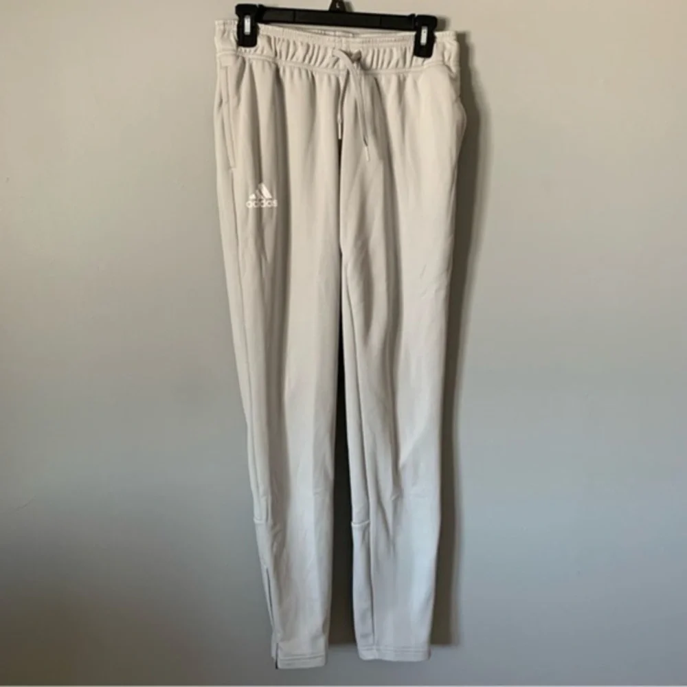 NWT. ADIDAS Women’s Tapered Pants